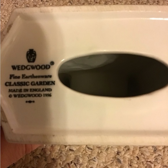 WEDGEWOOD VINTAGE 1996 FINE EARTHENWARE CLOCK EUC - Picture 4 of 4